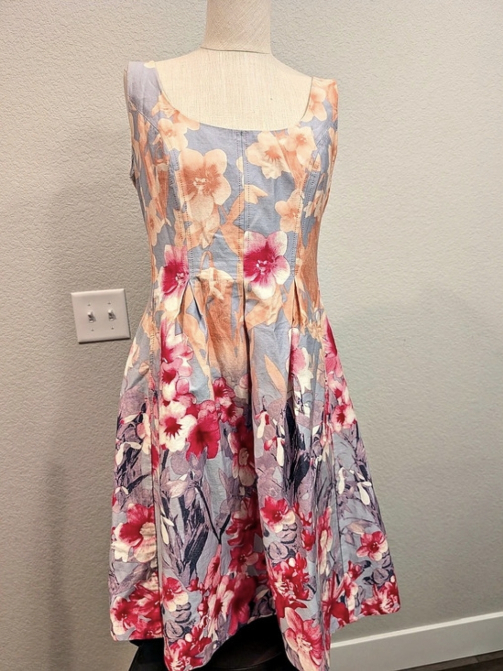 Nine West Floral Mini Dress in Blue & Pink Size 4 w/ Pockets